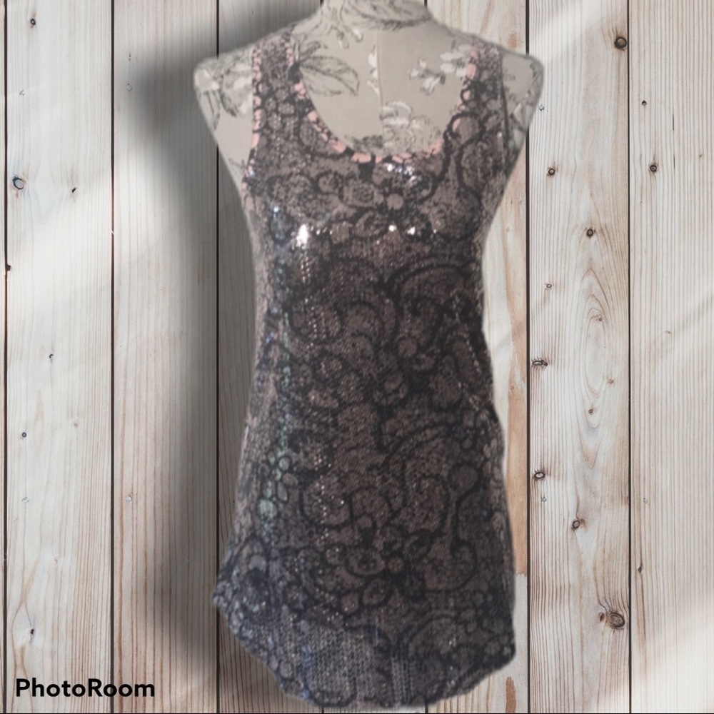 *UO Silence & Noise Sequin Long Top S